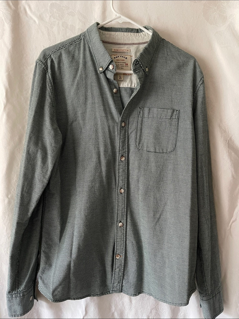 Fat Face Men's Button-Down Shirt in Green